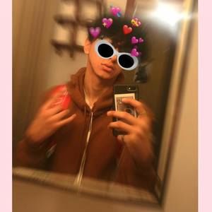 Meet your Posher, Cesar